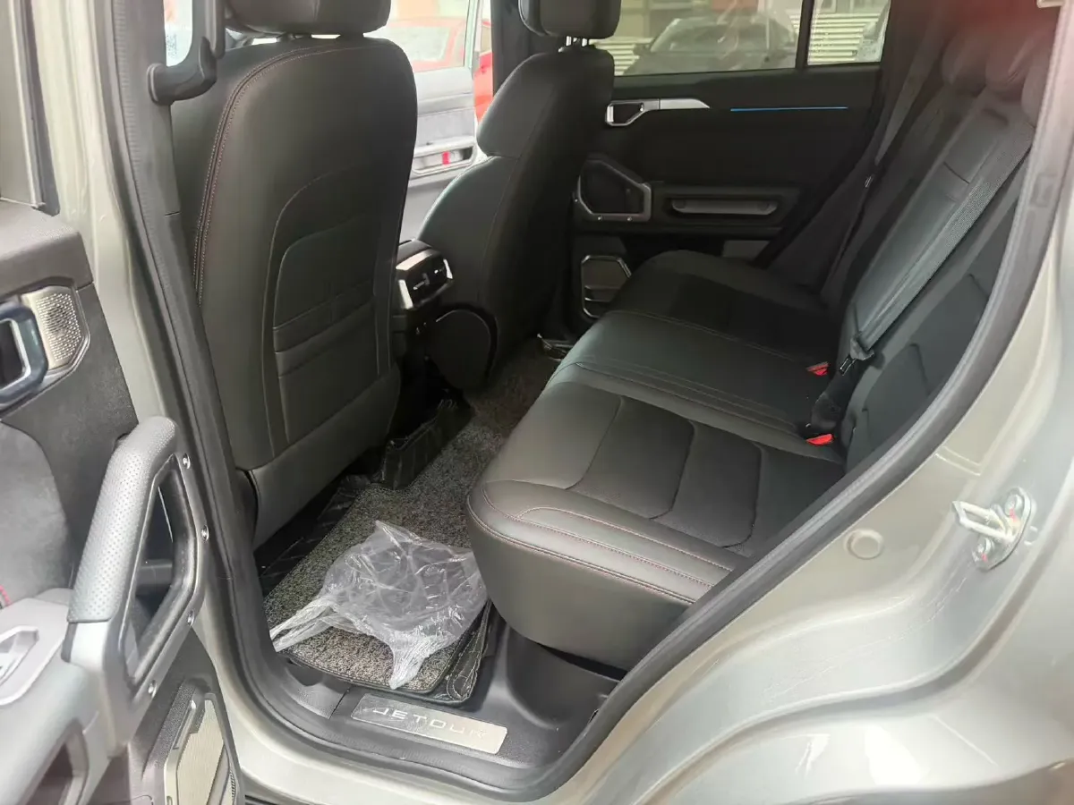 2024 Jetour ShanHai TravellerC-DM 1.5T 156HP L4 3DHT PHEV 43.24KWH,autocango,china used car exporter,china ev exporter,chinese used car exporter,chinese used ev exporter