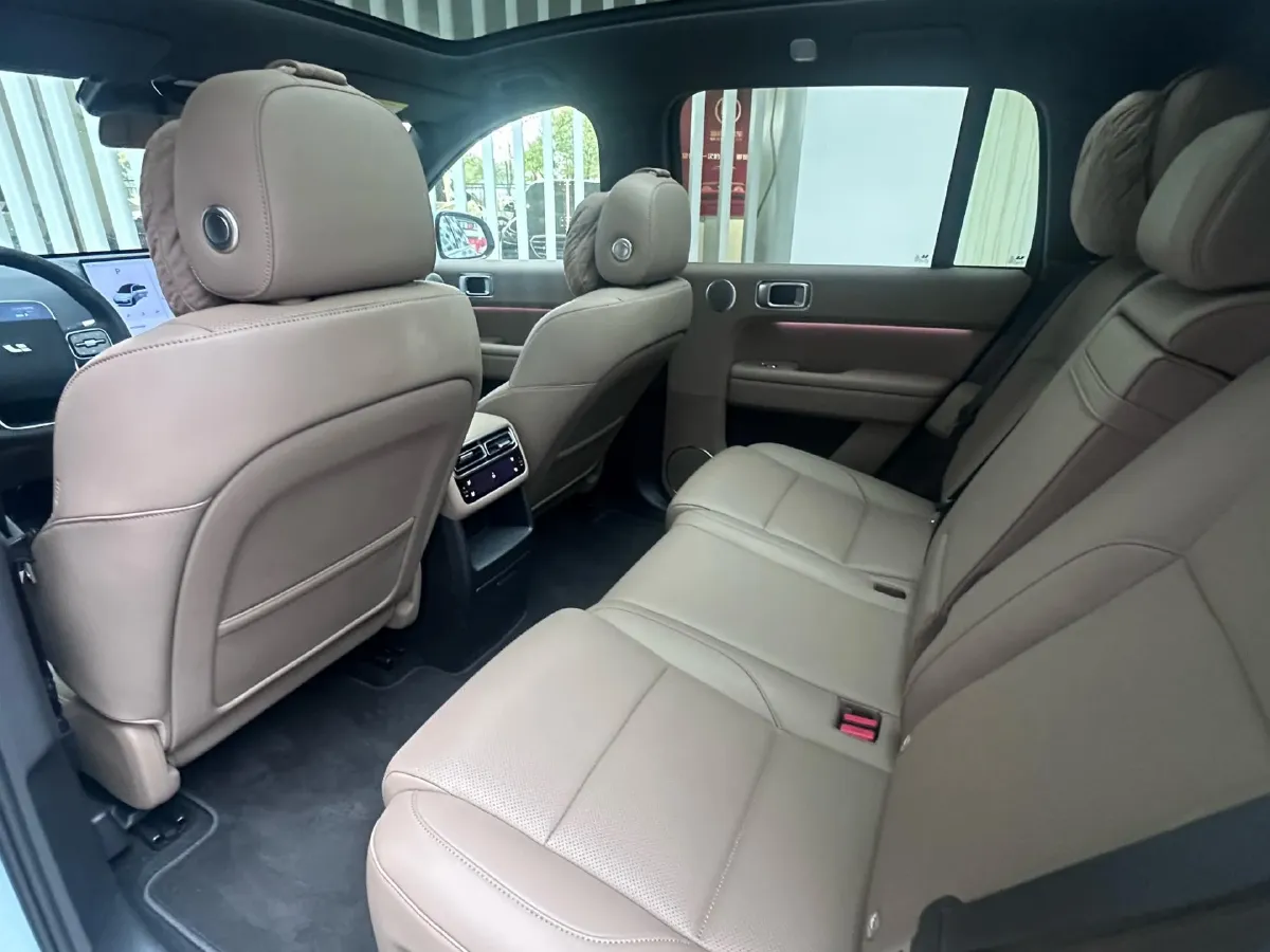 2025 Li L6 Range Extended 154HP L4 REEV,autocango,china used car exporter,china ev exporter,chinese used car exporter,chinese used ev exporter