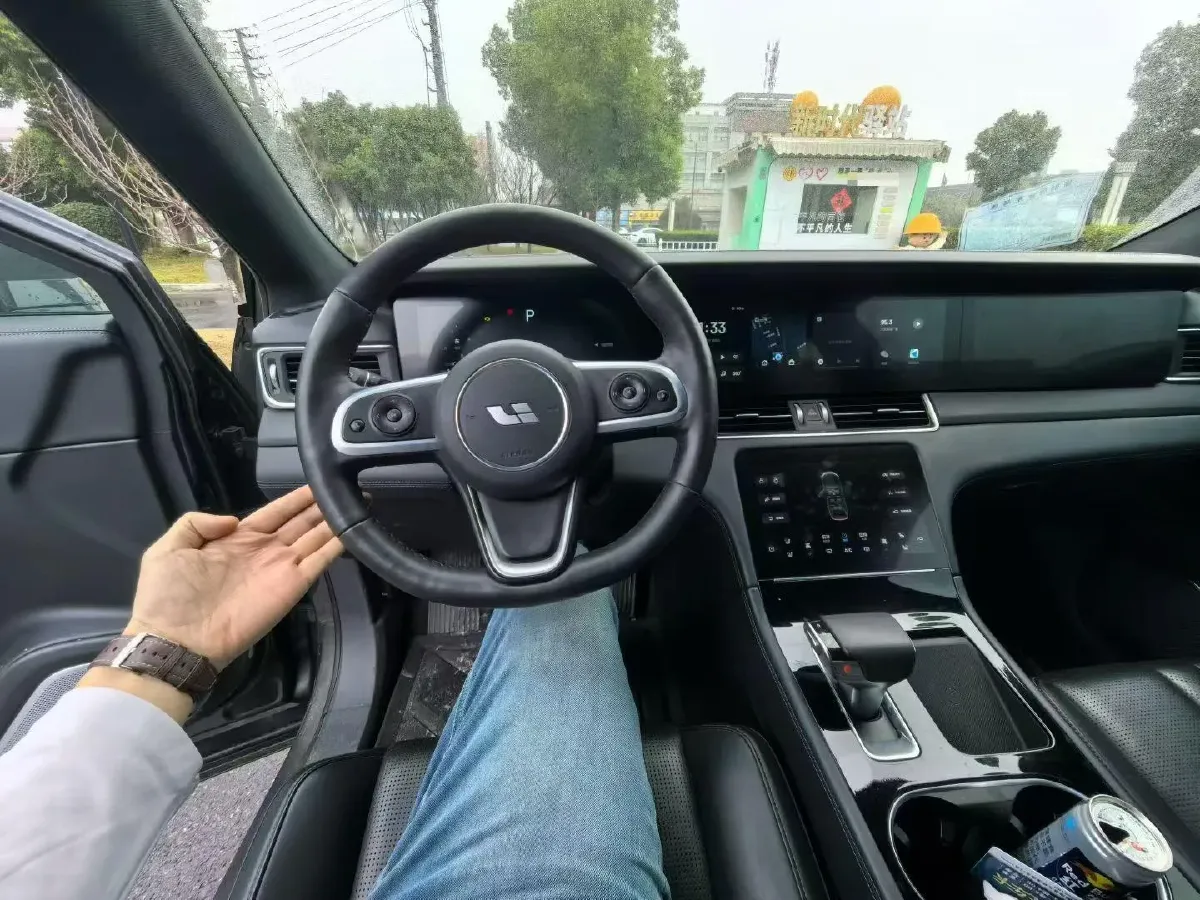 2020 Li ONE Range Extended 131HP REEV 40.5KWH,autocango,china used car exporter,china ev exporter,chinese used car exporter,chinese used ev exporter