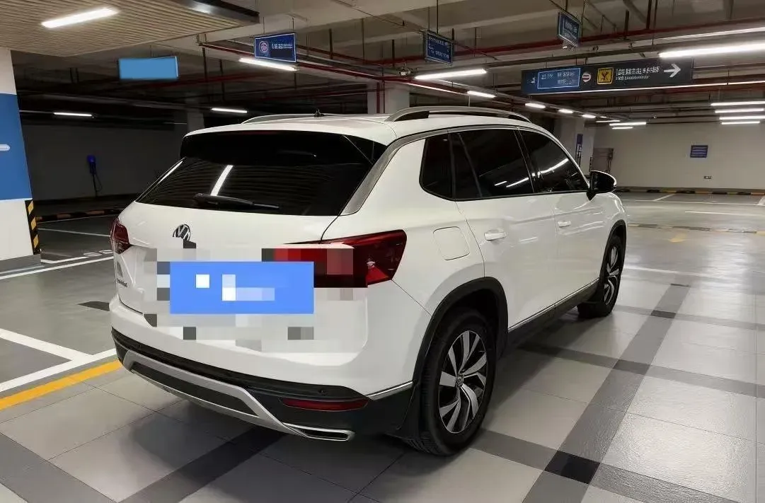 2019 Jeep Cherokee 2.0T 234HP L4 9AT,autocango,china used car exporter,china ev exporter,chinese used car exporter,chinese used ev exporter