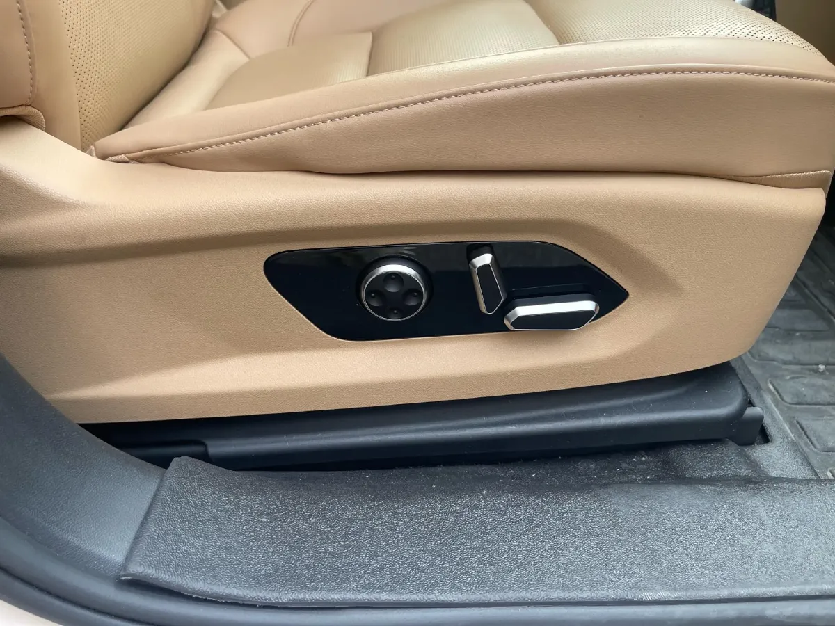 2022 Infiniti Q50L 2.0T 211HP L4 7AT,autocango,china used car exporter,china ev exporter,chinese used car exporter,chinese used ev exporter