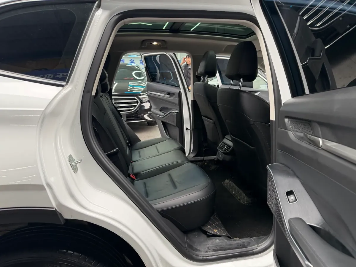 2024 Haval H6 1.5T 184HP L4 7DCT,autocango,china used car exporter,china ev exporter,chinese used car exporter,chinese used ev exporter