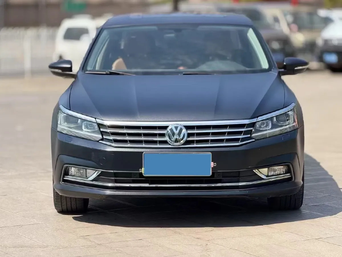 2017 Volkswagen Passat 1.8T 180HP L4 7DCT,autocango,china used car exporter,china ev exporter,chinese used car exporter,chinese used ev exporter