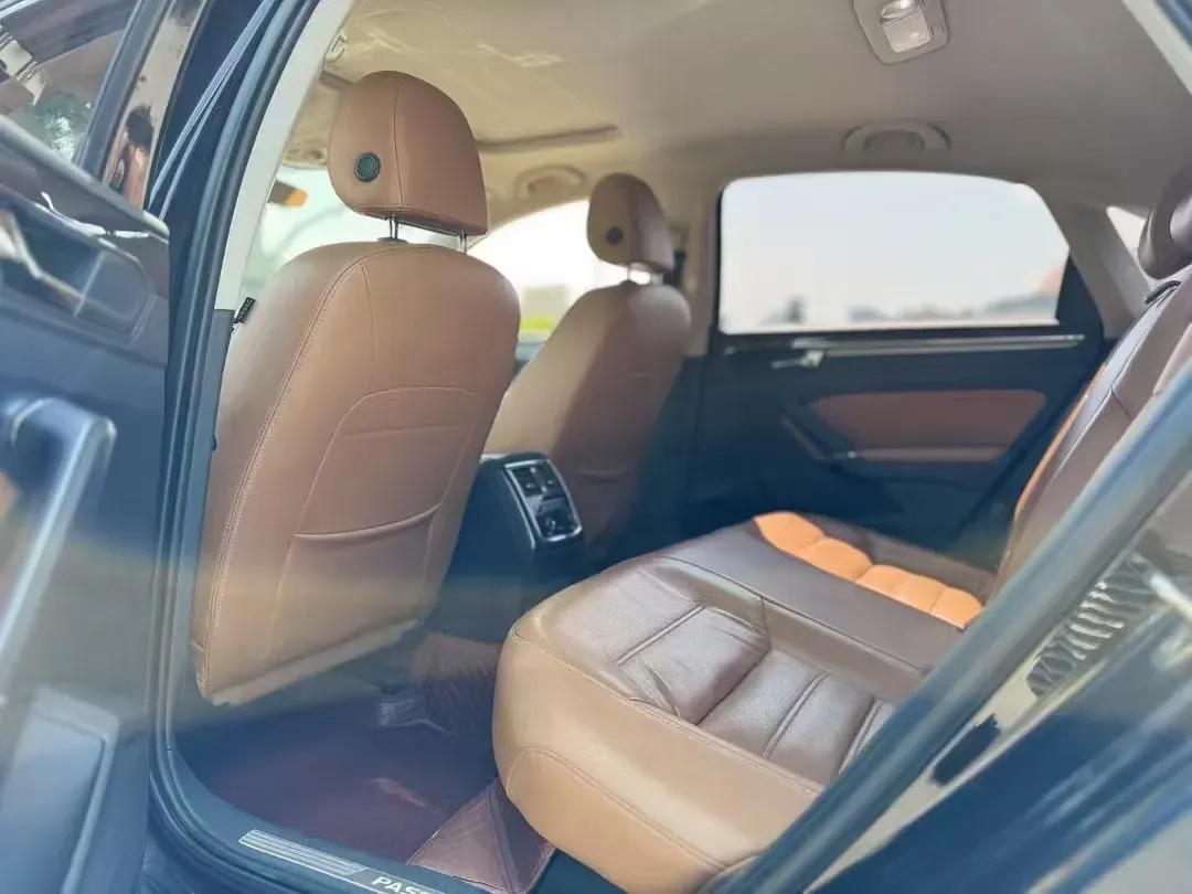 2017 Volkswagen Passat 1.8T 180HP L4 7DCT,autocango,china used car exporter,china ev exporter,chinese used car exporter,chinese used ev exporter