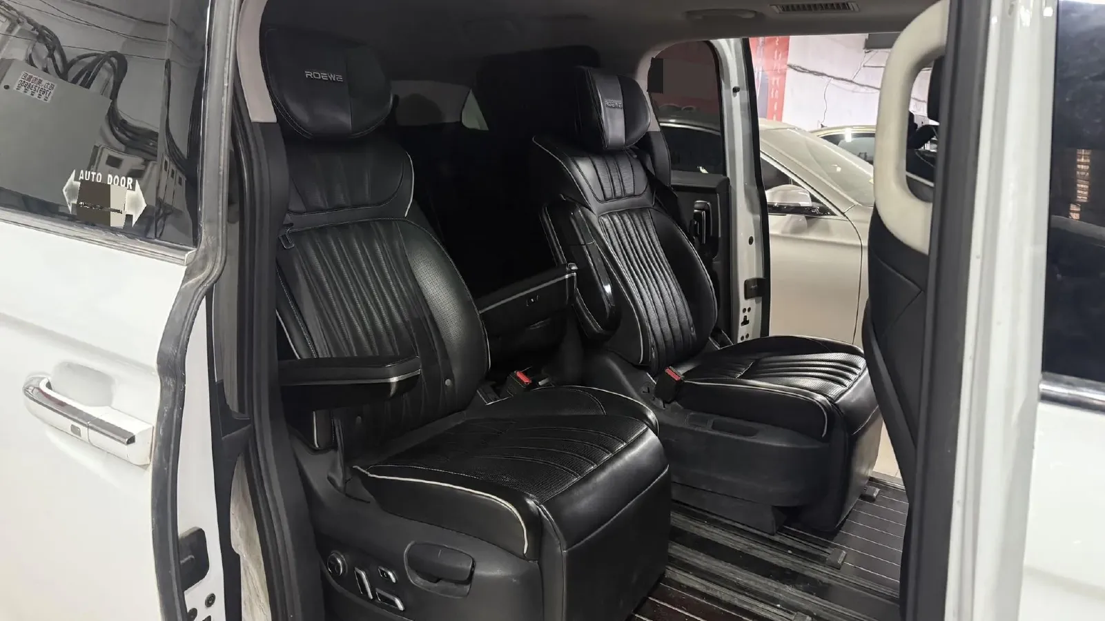 2021 Roewe iMAX8 2.0T 234HP L4 8AT,autocango,china used car exporter,china ev exporter,chinese used car exporter,chinese used ev exporter