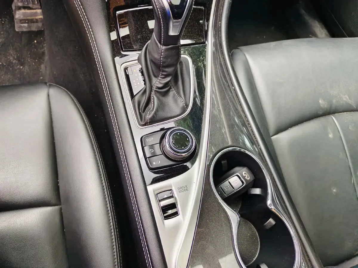 2022 Infiniti Q50L 2.0T 211HP L4 7AT,autocango,china used car exporter,china ev exporter,chinese used car exporter,chinese used ev exporter