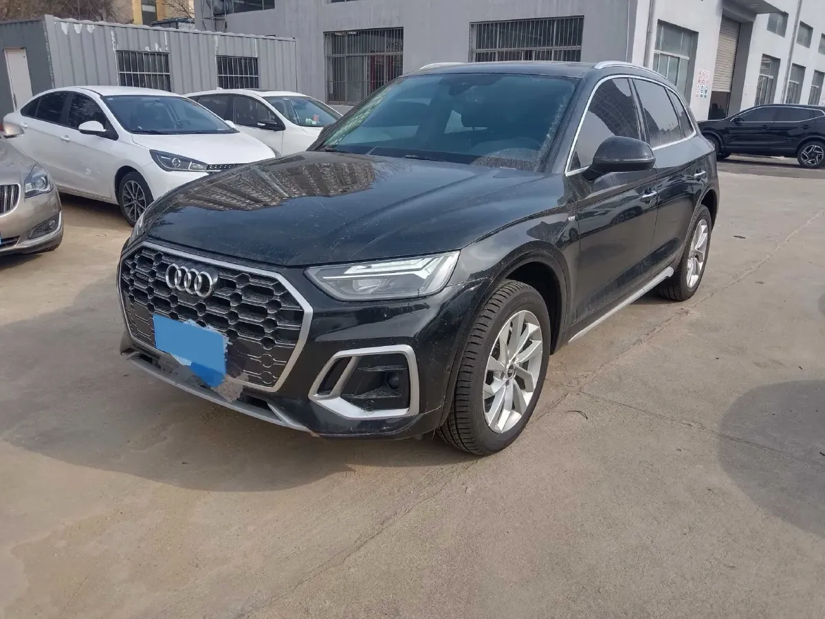 2021 Audi Q5L 2.0T 190HP L4 7DCT,autocango,china used car exporter,china ev exporter,chinese used car exporter,chinese used ev exporter