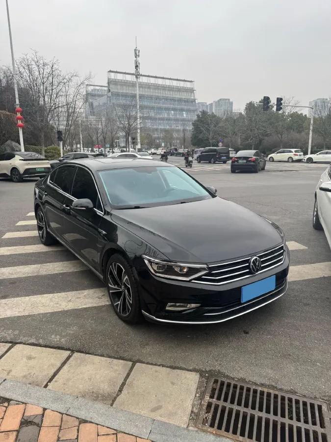 2020 Volkswagen Magotan 2.0T 186HP L4 7DCT,autocango,china used car exporter,china ev exporter,chinese used car exporter,chinese used ev exporter