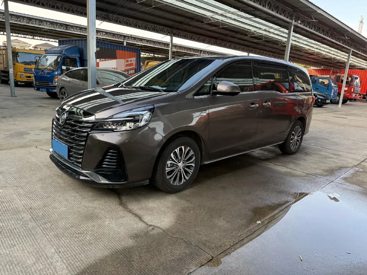 2023 Buick GL8 2.0T 237HP L4 9AT,autocango,china used car exporter,china ev exporter,chinese used car exporter,chinese used ev exporter