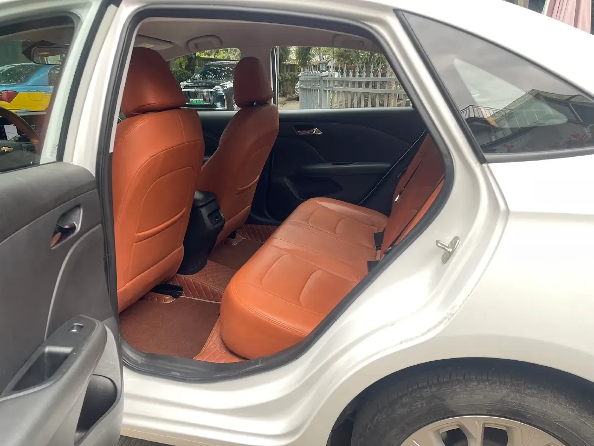 2023 Chevrolet Monza 1.5L 113HP L4 6DCT,autocango,china used car exporter,china ev exporter,chinese used car exporter,chinese used ev exporter