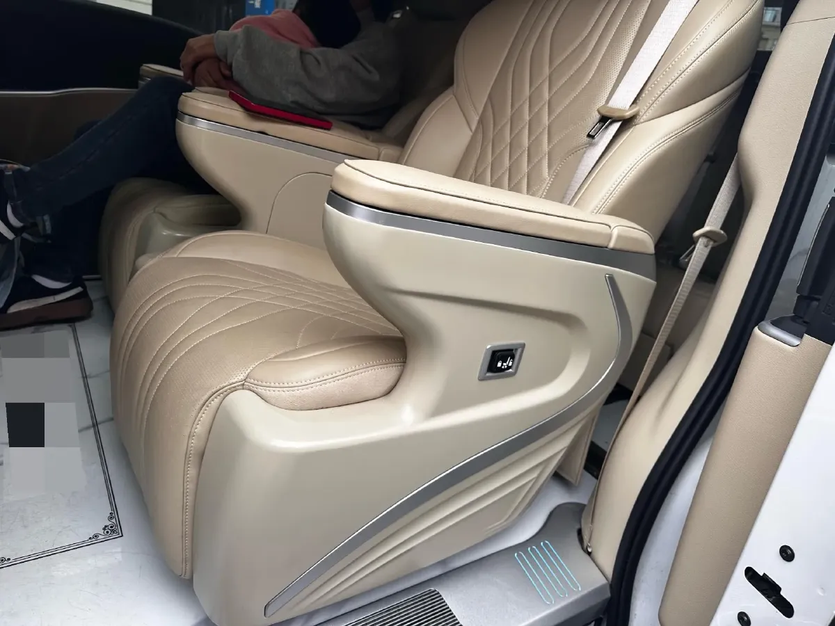 2023 Buick GL8 2.0T 237HP L4 9AT,autocango,china used car exporter,china ev exporter,chinese used car exporter,chinese used ev exporter