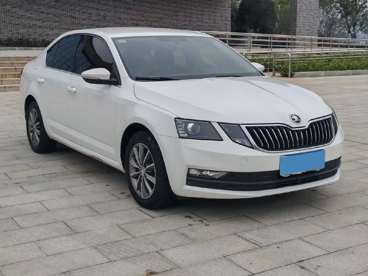 2021 Skoda Octavia 1.5L 113HP L4 6AT,autocango,china used car exporter,china ev exporter,chinese used car exporter,chinese used ev exporter