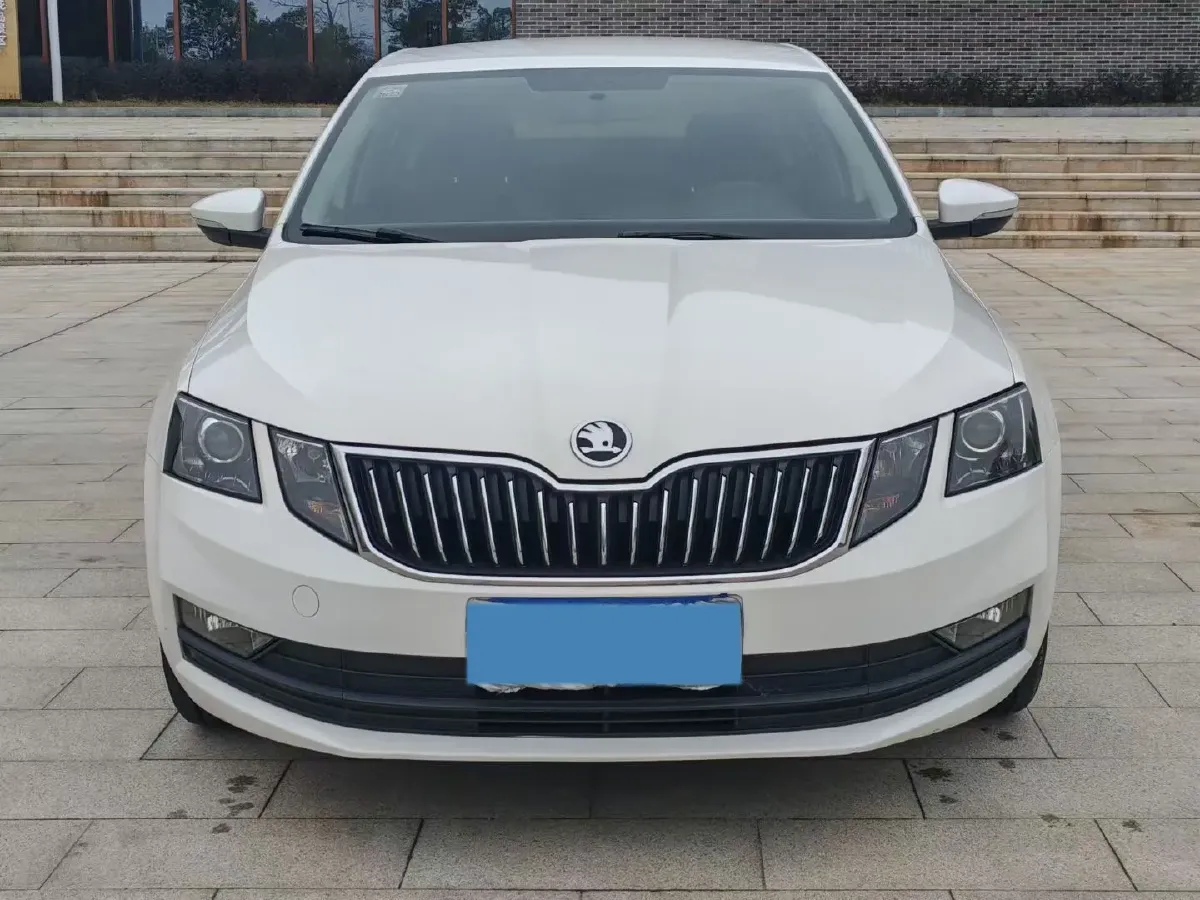 2021 Skoda Octavia 1.5L 113HP L4 6AT,autocango,china used car exporter,china ev exporter,chinese used car exporter,chinese used ev exporter