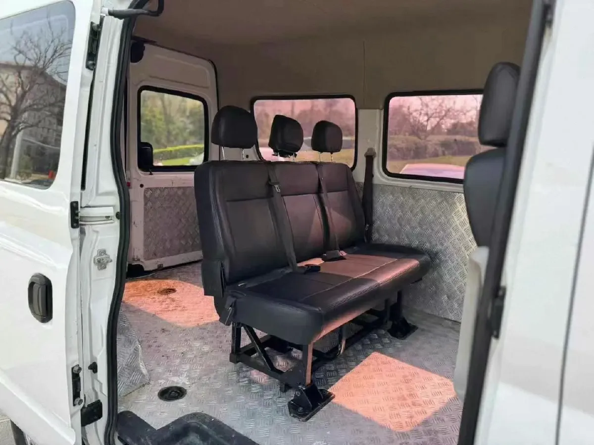 2020 MAXUS XinTu V80 2.5T 136HP L4 6MT,autocango,china used car exporter,china ev exporter,chinese used car exporter,chinese used ev exporter