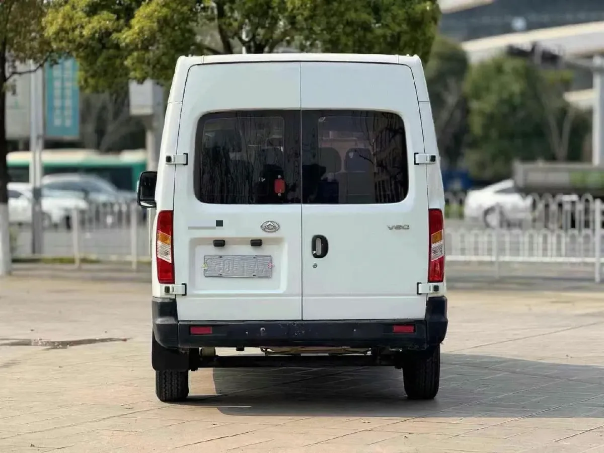 2020 MAXUS XinTu V80 2.5T 136HP L4 6MT,autocango,china used car exporter,china ev exporter,chinese used car exporter,chinese used ev exporter