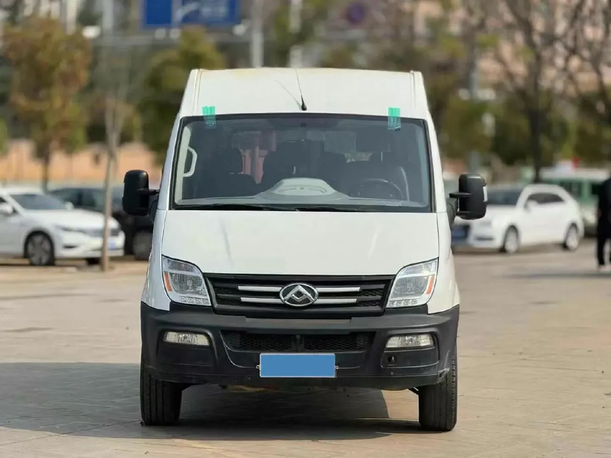2020 MAXUS XinTu V80 2.5T 136HP L4 6MT,autocango,china used car exporter,china ev exporter,chinese used car exporter,chinese used ev exporter