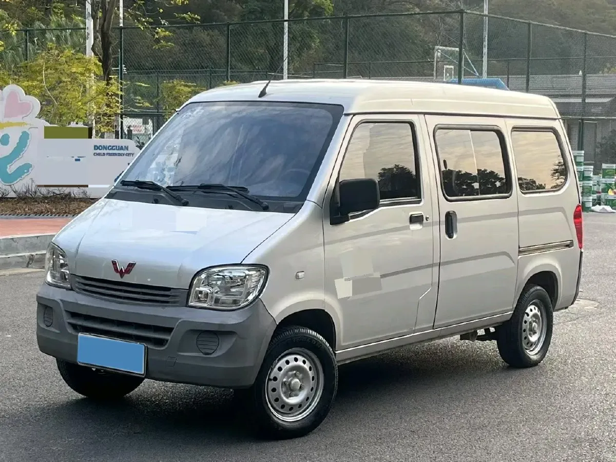 2015 WuLing ZhiGuang 1.2L 82HP L4 5MT,autocango,china used car exporter,china ev exporter,chinese used car exporter,chinese used ev exporter