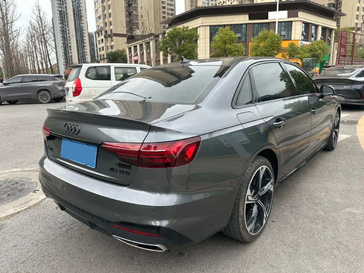 2024 Audi A4L 2.0T 190HP L4 7DCT,autocango,china used car exporter,china ev exporter,chinese used car exporter,chinese used ev exporter