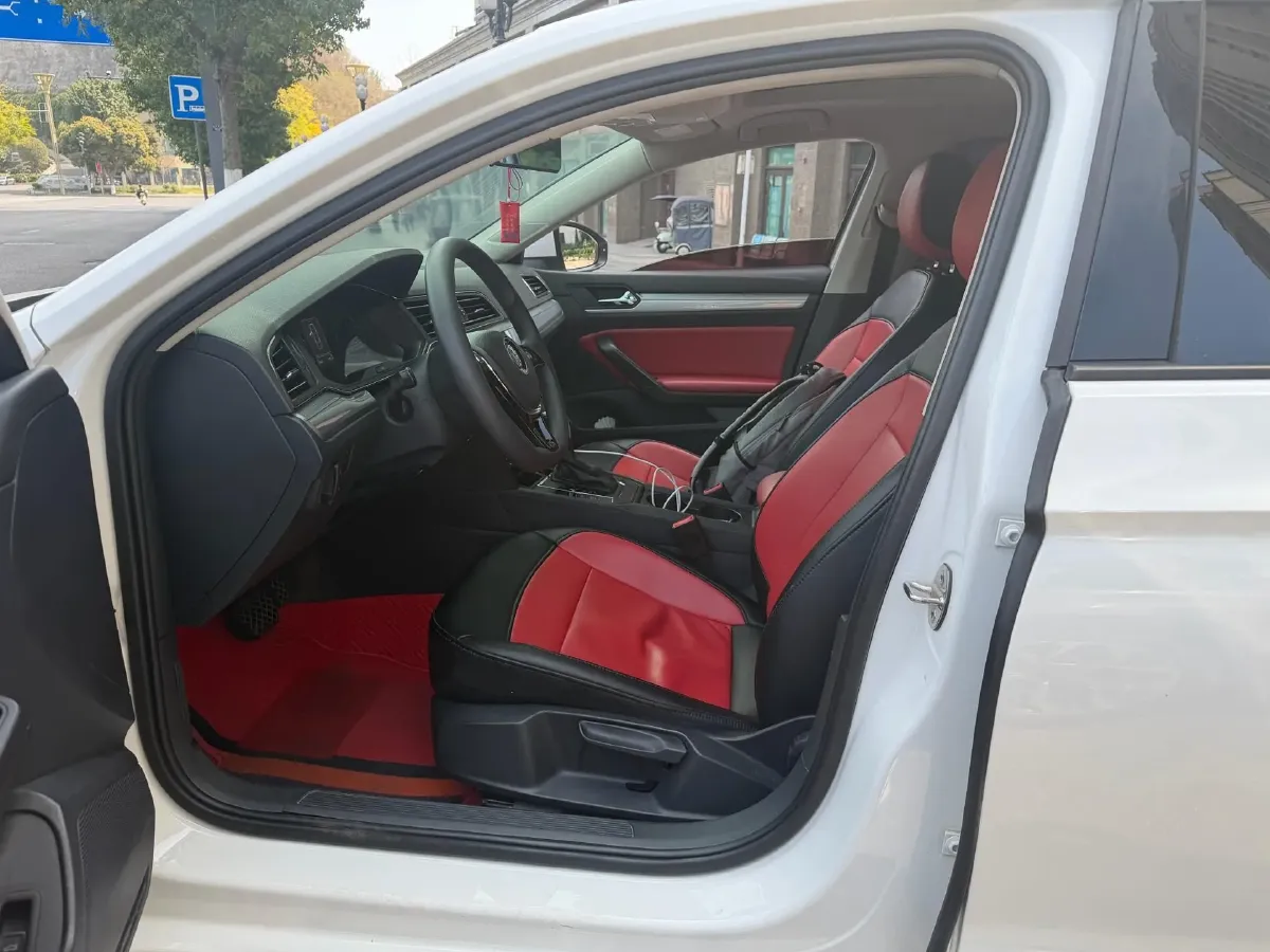 2019 Volkswagen T-Cross 1.4T 150HP L4 7DCT,autocango,china used car exporter,china ev exporter,chinese used car exporter,chinese used ev exporter