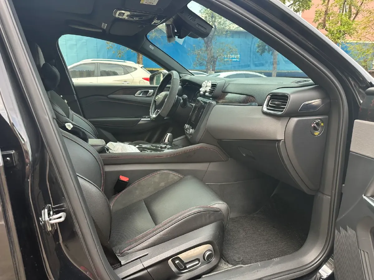 2018 Toyota C-HR 2.0L 171HP L4 CVT,autocango,china used car exporter,china ev exporter,chinese used car exporter,chinese used ev exporter