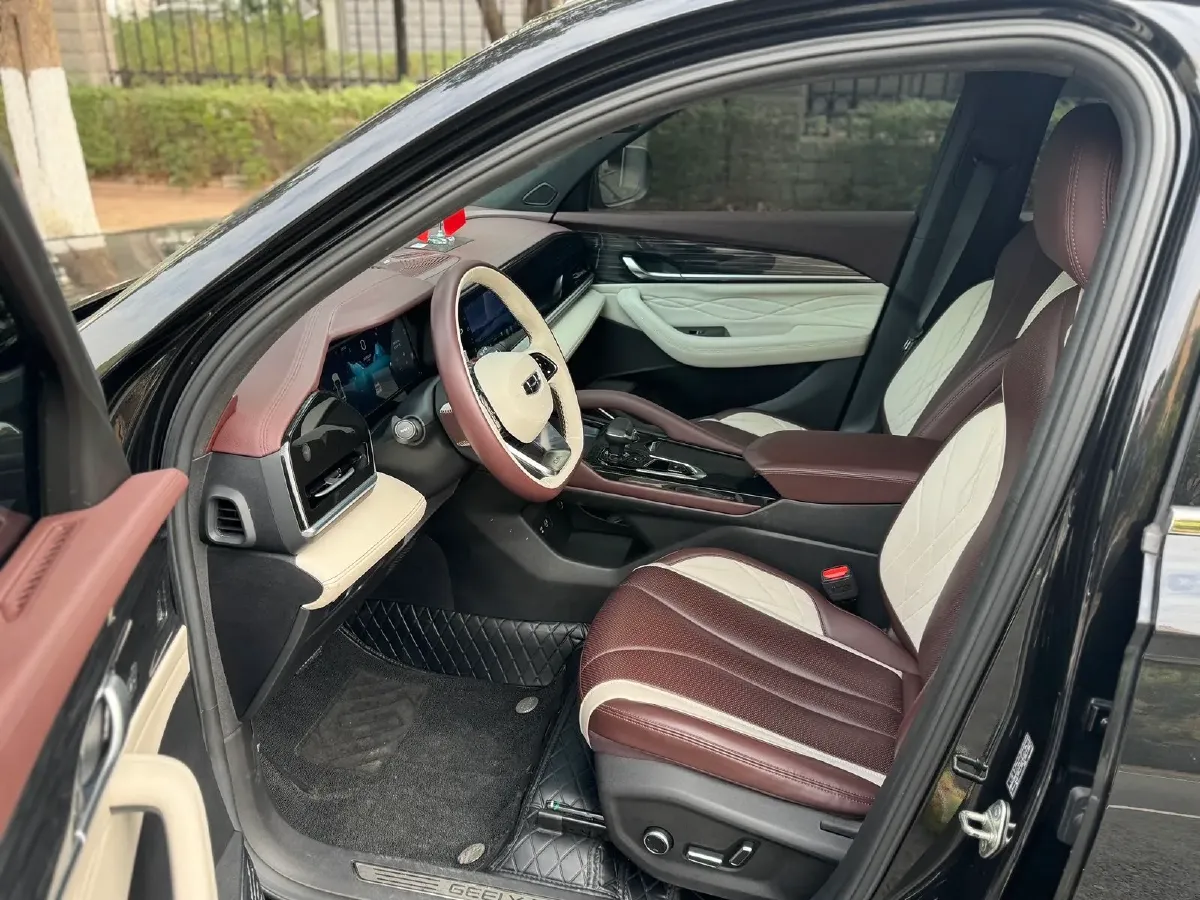 2021 Geely Monjaro 2.0T 218HP L4 7DCT,autocango,china used car exporter,china ev exporter,chinese used car exporter,chinese used ev exporter