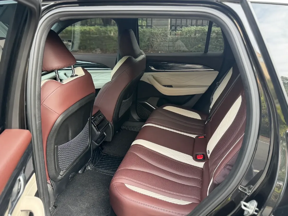 2021 Geely Monjaro 2.0T 218HP L4 7DCT,autocango,china used car exporter,china ev exporter,chinese used car exporter,chinese used ev exporter