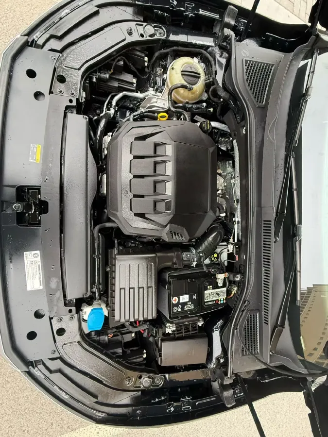 2022 Xpeng P7 BEV 60.2KWH,autocango,china used car exporter,china ev exporter,chinese used car exporter,chinese used ev exporter