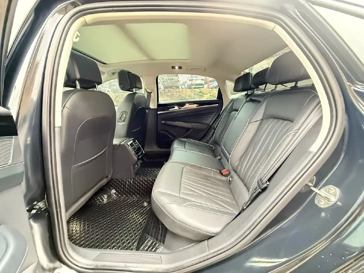 2022 Xpeng P7 BEV 60.2KWH,autocango,china used car exporter,china ev exporter,chinese used car exporter,chinese used ev exporter