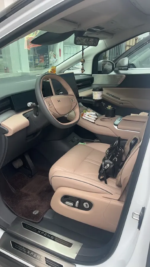 2025 Xpeng X9 BEV,autocango,china used car exporter,china ev exporter,chinese used car exporter,chinese used ev exporter