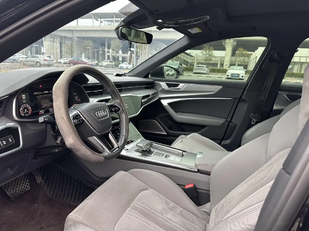2023 Audi A6L 2.0T 190HP L4 7DCT,autocango,china used car exporter,china ev exporter,chinese used car exporter,chinese used ev exporter