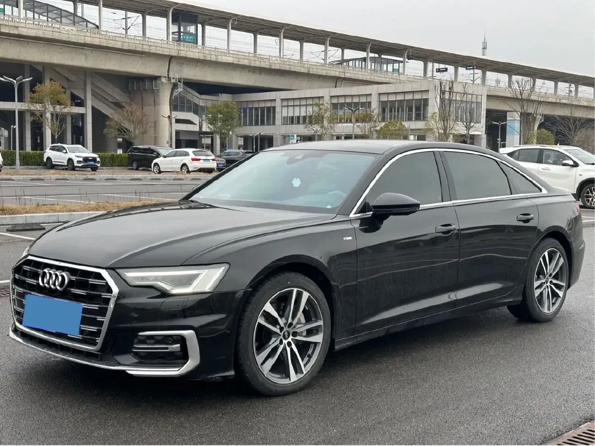 2023 Audi A6L 2.0T 190HP L4 7DCT,autocango,china used car exporter,china ev exporter,chinese used car exporter,chinese used ev exporter