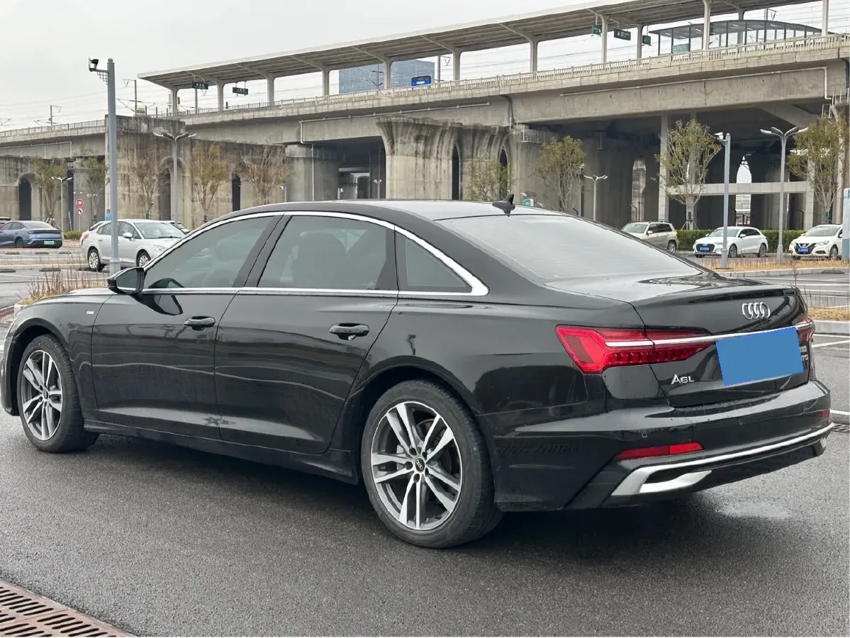 2023 Audi A6L 2.0T 190HP L4 7DCT,autocango,china used car exporter,china ev exporter,chinese used car exporter,chinese used ev exporter