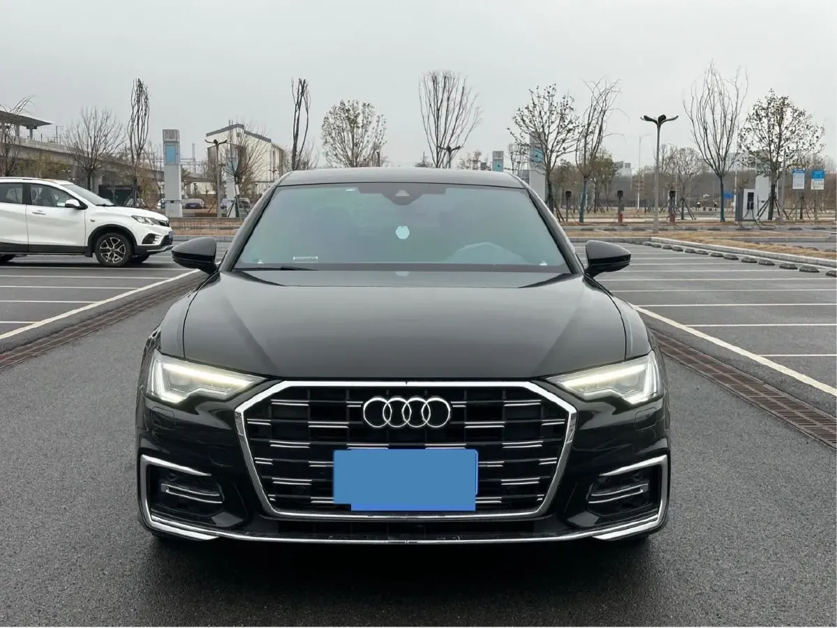 2023 Audi A6L 2.0T 190HP L4 7DCT,autocango,china used car exporter,china ev exporter,chinese used car exporter,chinese used ev exporter