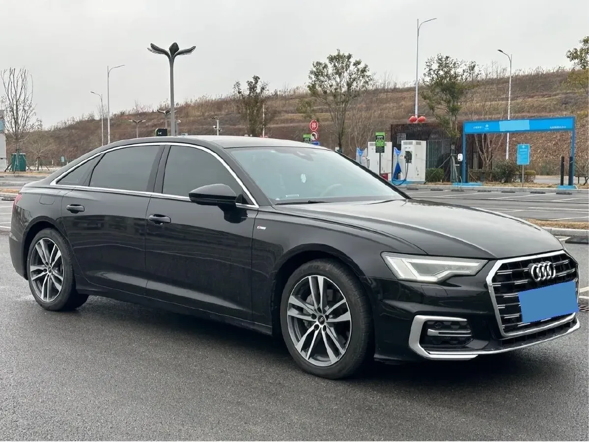 2023 Audi A6L 2.0T 190HP L4 7DCT,autocango,china used car exporter,china ev exporter,chinese used car exporter,chinese used ev exporter