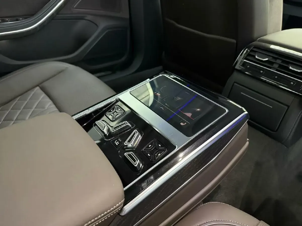 2024 Audi A8 3.0T 286HP V6 8AT,autocango,china used car exporter,china ev exporter,chinese used car exporter,chinese used ev exporter