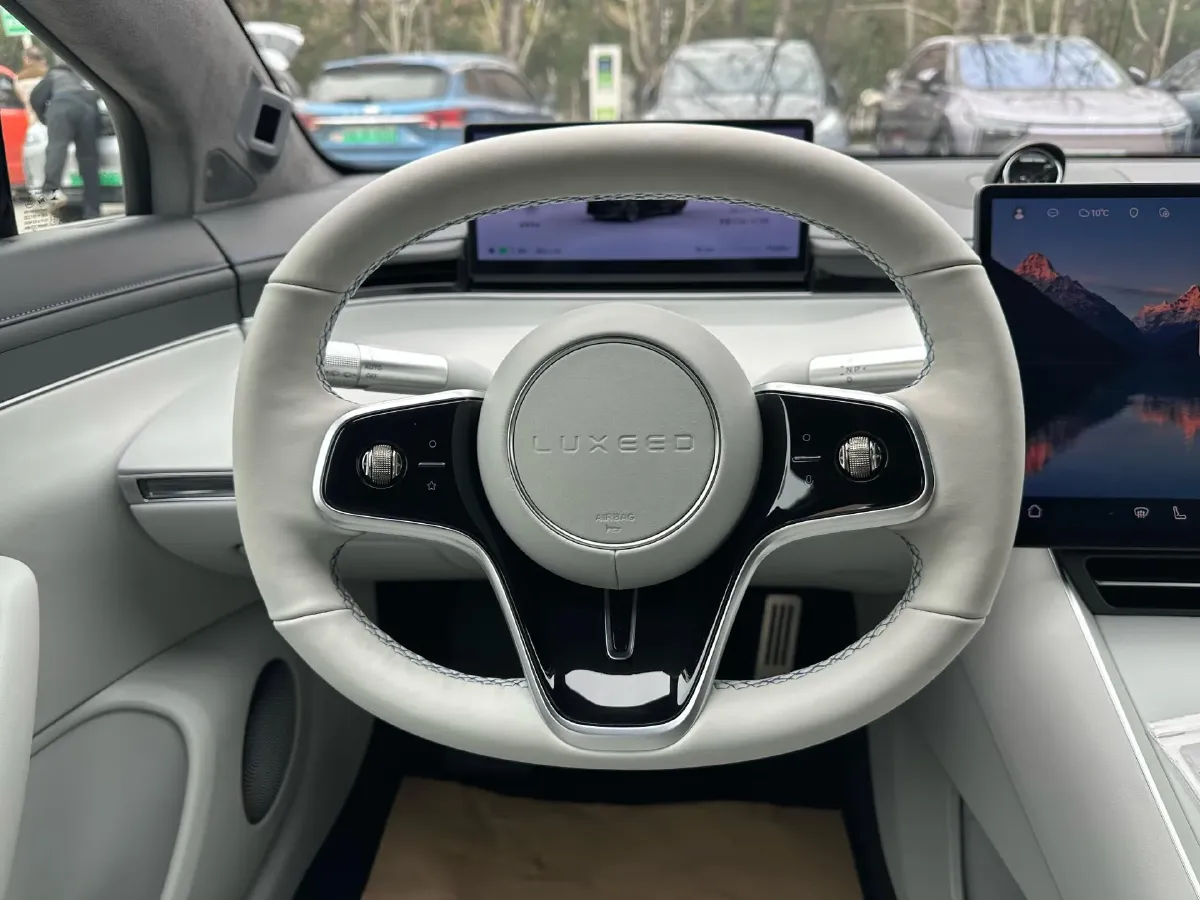 2025 Luxeed S7 BEV 100KWH,autocango,china used car exporter,china ev exporter,chinese used car exporter,chinese used ev exporter