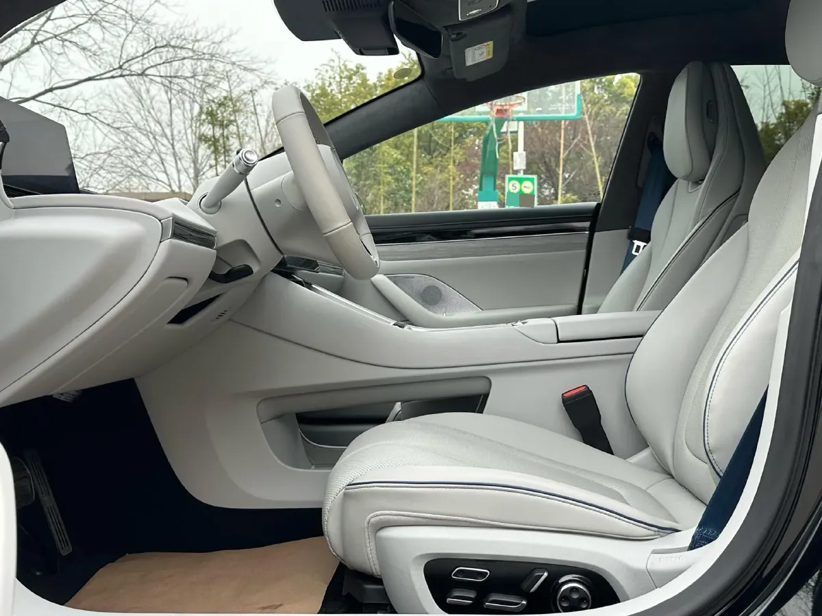 2025 Luxeed S7 BEV 100KWH,autocango,china used car exporter,china ev exporter,chinese used car exporter,chinese used ev exporter