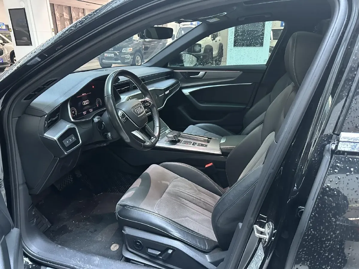 2022 Audi A6L 2.0T 224HP L4 7DCT,autocango,china used car exporter,china ev exporter,chinese used car exporter,chinese used ev exporter