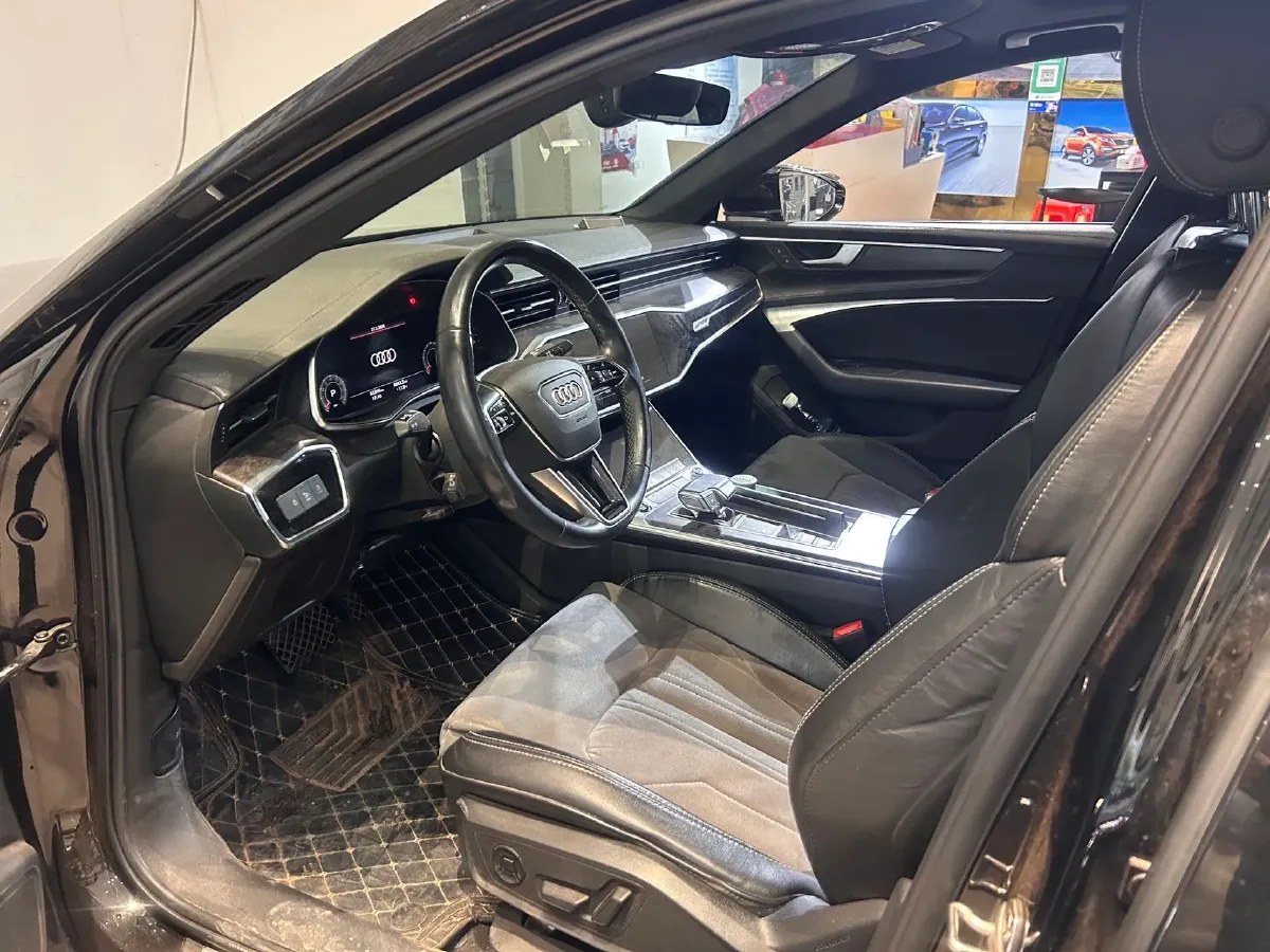 2022 Audi A6L 2.0T 190HP L4 7DCT,autocango,china used car exporter,china ev exporter,chinese used car exporter,chinese used ev exporter