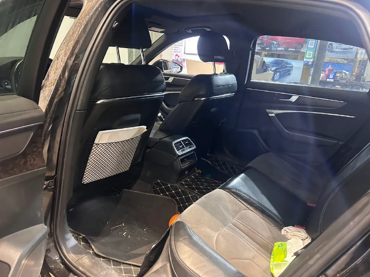 2022 Audi A6L 2.0T 190HP L4 7DCT,autocango,china used car exporter,china ev exporter,chinese used car exporter,chinese used ev exporter