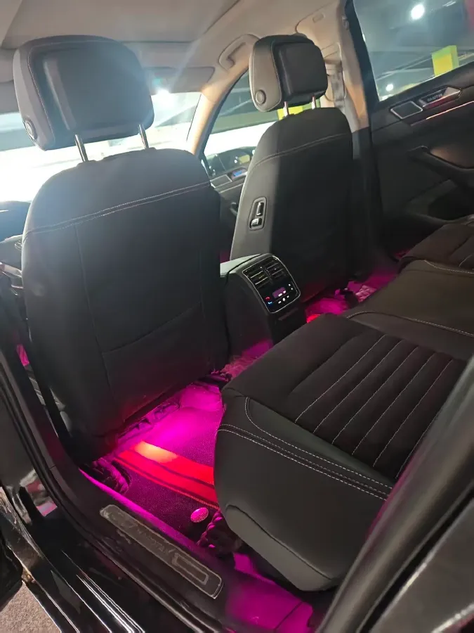 2021 Volkswagen Magotan 2.0T 186HP L4 7DCT,autocango,china used car exporter,china ev exporter,chinese used car exporter,chinese used ev exporter