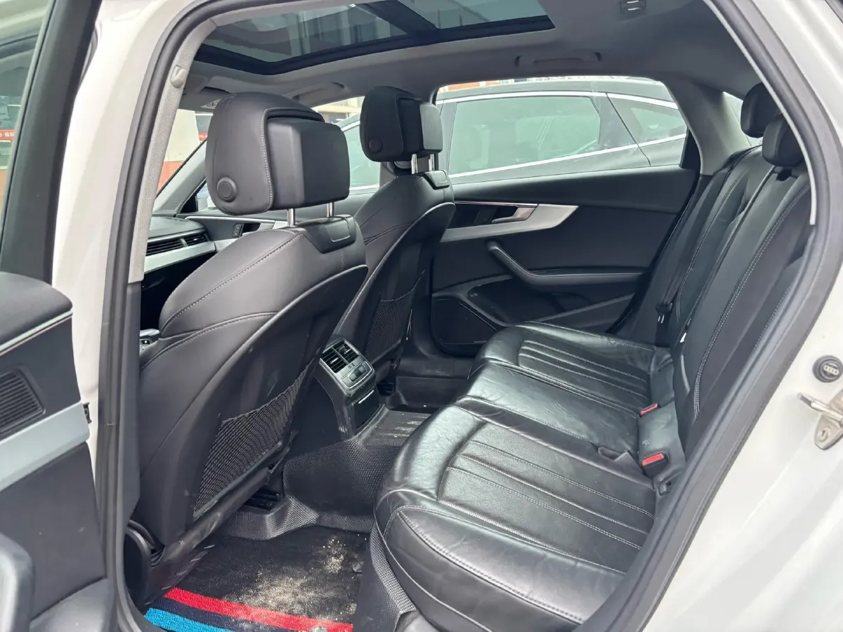 2020 Audi A4L 2.0T 190HP L4 7DCT,autocango,china used car exporter,china ev exporter,chinese used car exporter,chinese used ev exporter