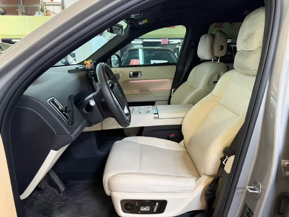 2024 Toyota Granvia 2.5L 189HP L4 E-CVT Hybrid,autocango,china used car exporter,china ev exporter,chinese used car exporter,chinese used ev exporter