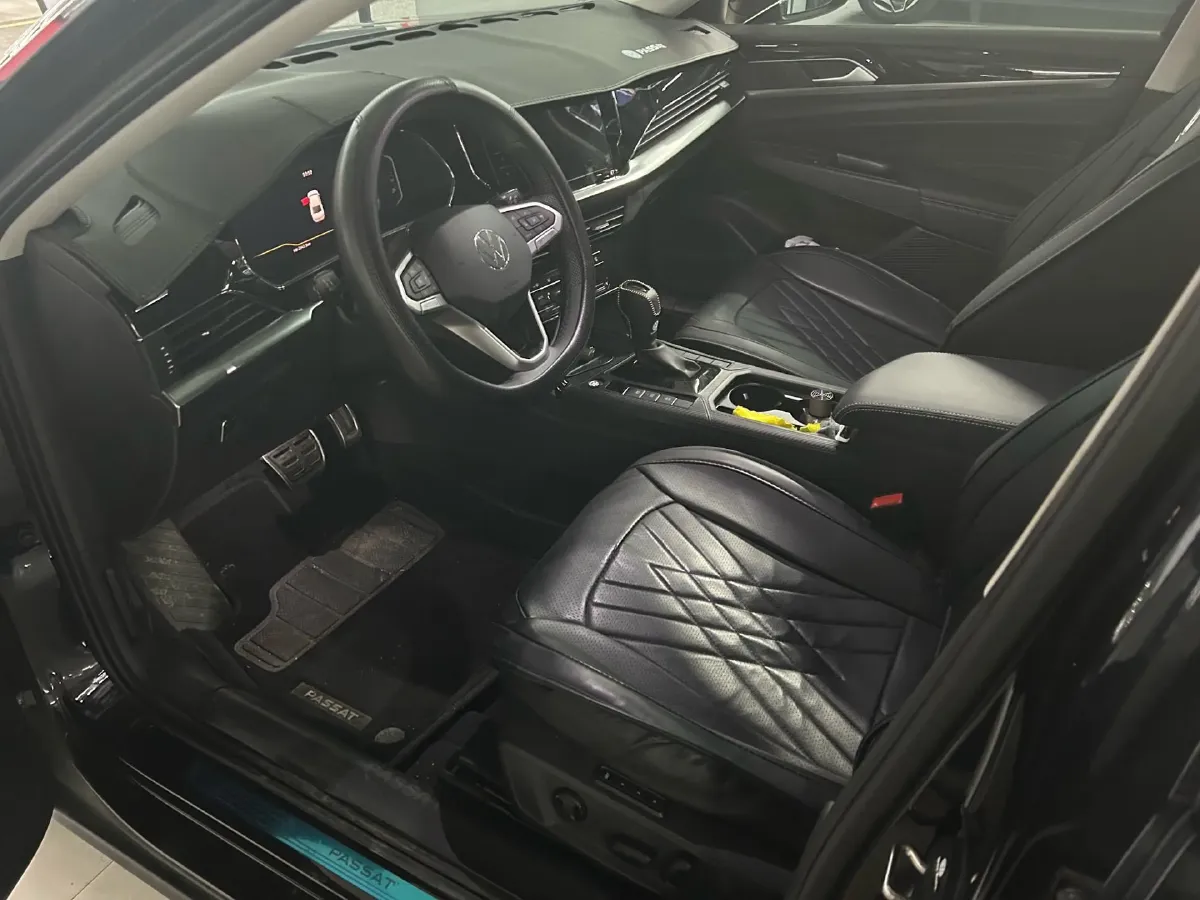 2025 Volkswagen Passat 2.0T 220HP L4 7DCT,autocango,china used car exporter,china ev exporter,chinese used car exporter,chinese used ev exporter