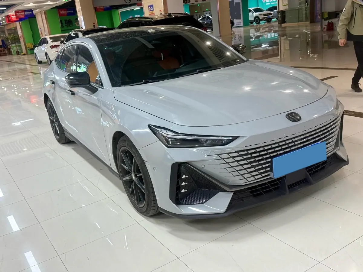 2022 ChangAn UNI-V 1.5T 188HP L4 7DCT,autocango,china used car exporter,china ev exporter,chinese used car exporter,chinese used ev exporter