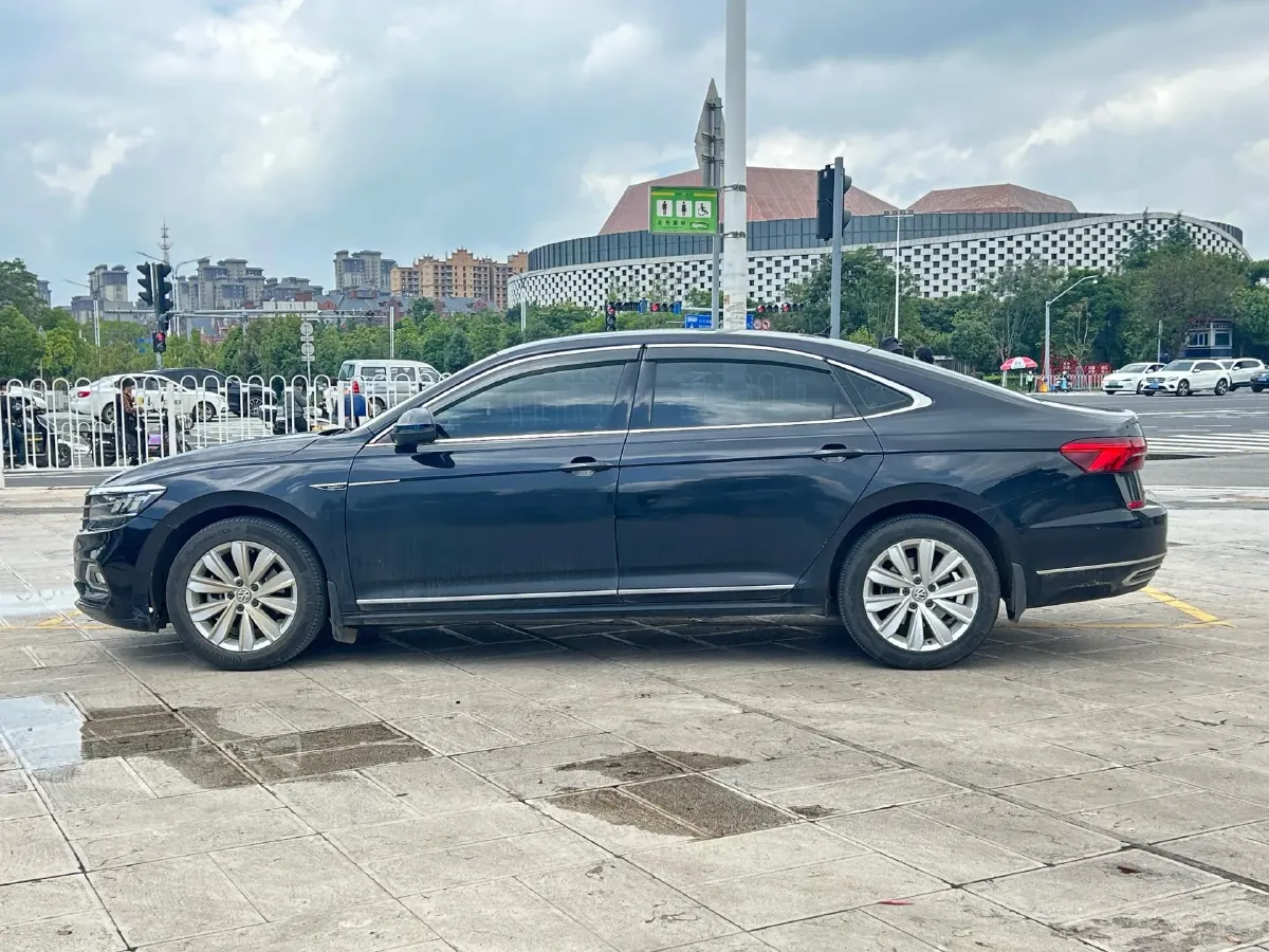 2019 Volkswagen Passat 1.4T 150HP L4 7DCT,autocango,china used car exporter,china ev exporter,chinese used car exporter,chinese used ev exporter
