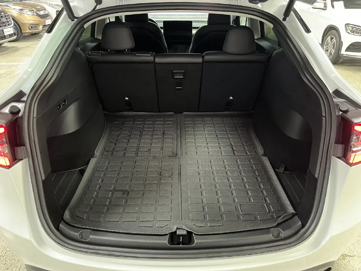 2022 Tesla Model Y BEV 60KWH,autocango,china used car exporter,china ev exporter,chinese used car exporter,chinese used ev exporter