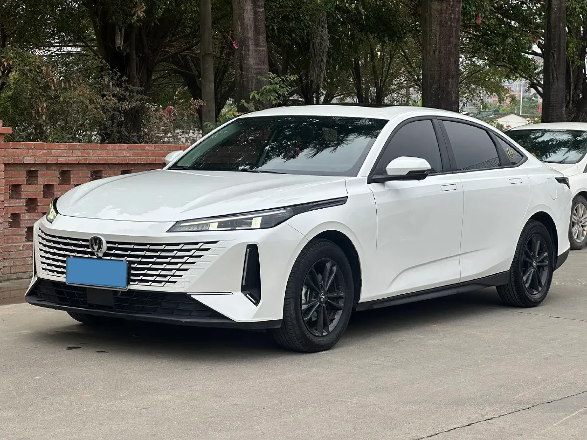 2023 ChangAn Lamore 1.5T 170HP L4 7DCT,autocango,china used car exporter,china ev exporter,chinese used car exporter,chinese used ev exporter