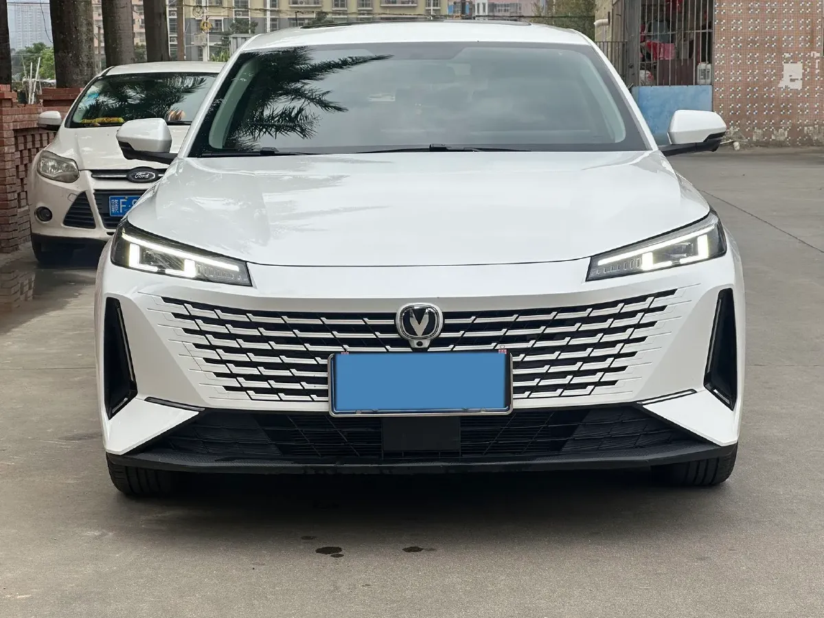 2023 ChangAn Lamore 1.5T 170HP L4 7DCT,autocango,china used car exporter,china ev exporter,chinese used car exporter,chinese used ev exporter