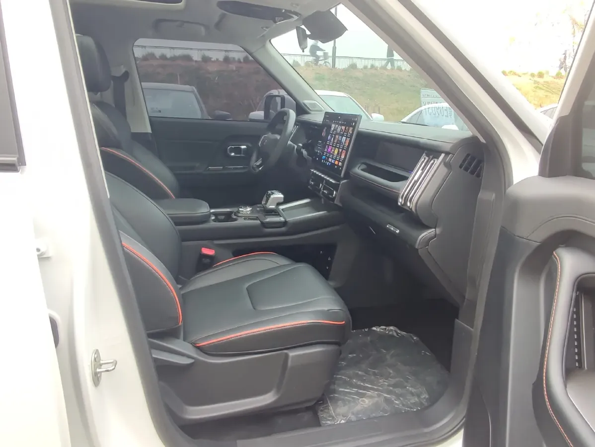 2025 MAXUS XinTu V70 2.0T 150HP L4 9AT,autocango,china used car exporter,china ev exporter,chinese used car exporter,chinese used ev exporter